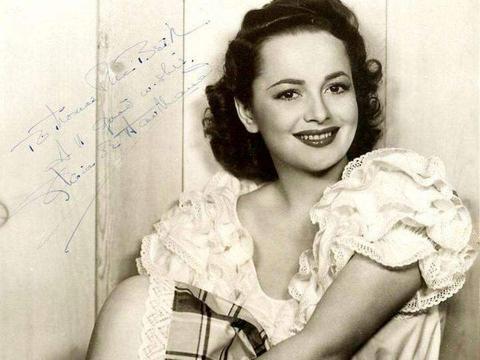 104岁奥斯卡最佳女主角去世，年轻时美若天仙，佳作连连！