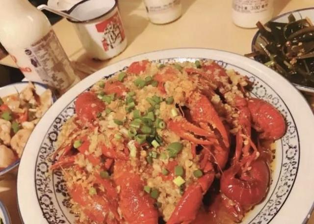 在深圳吃夜宵，推荐这10个好去处！烧烤+小龙虾+海鲜+啤酒