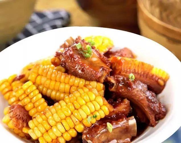 美食精选：西瓜冰沙、水煎馒头片、酸梅汤、玉米烧排骨