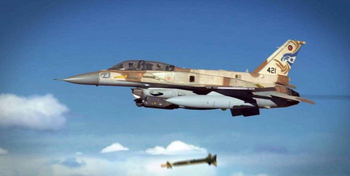以色列战机越境发起突袭，叙利亚防空部队立刻锁定，发射数枚导弹