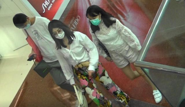 47岁陈慧琳过气了？逛超市全程无人认识，打扮时尚却被指家庭主妇