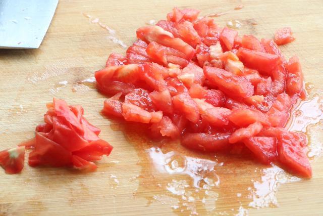 天热了，西红柿别炒鸡蛋，简单2步做成冰棍，清凉解暑，太好吃了
