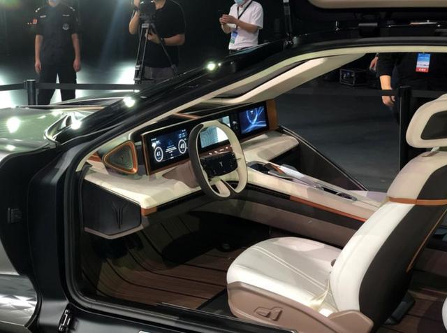 岚图汽车发布旗下首款概念车i-Land 计划2021年投产