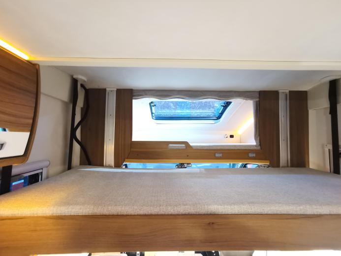 罗曼特斯C3魅力来袭，能放五张床的C型旅居车
