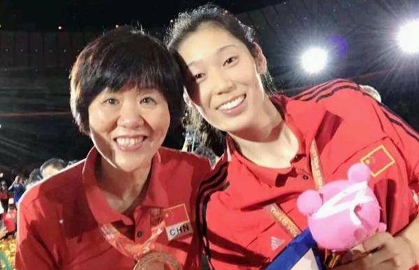 女排名将徐云丽，里约奥运大发神威，因伤病退役，成为大学老师