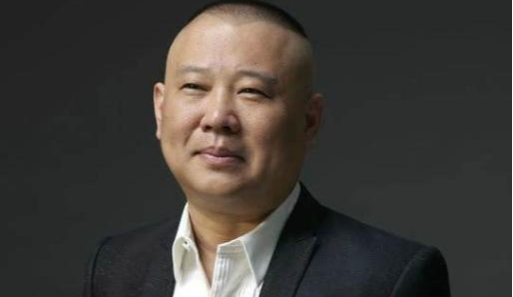 相声演员刘伟:从巅峰到阶下囚，落魄时被老师相助，如今怎样了