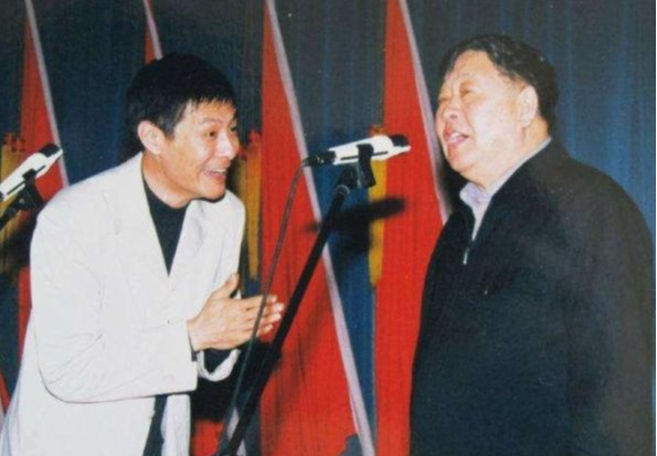 相声演员刘伟:从巅峰到阶下囚，落魄时被老师相助，如今怎样了