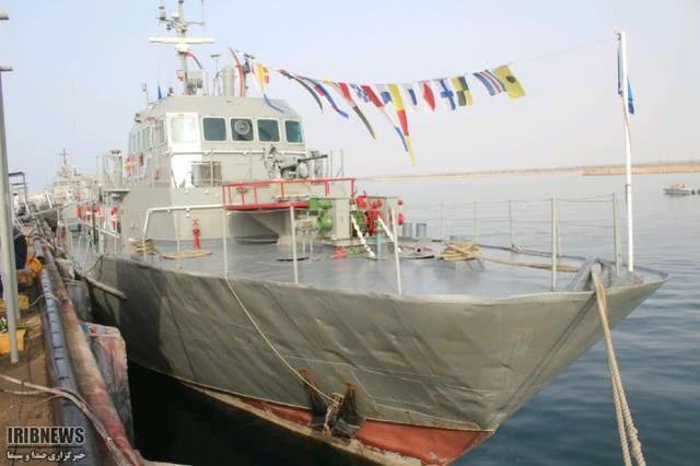 很惨！伊朗海军导弹艇被自己人发射导弹击中，艇体上层部位全毁了
