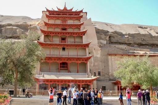 中国四大石窟之一，200元门票只看8个洞窟，游客：有点坑