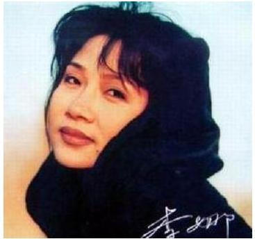 从红极一时到吃斋念佛，接连爱上人夫后，削发为尼的李娜现状如何