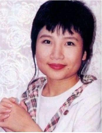 从红极一时到吃斋念佛，接连爱上人夫后，削发为尼的李娜现状如何
