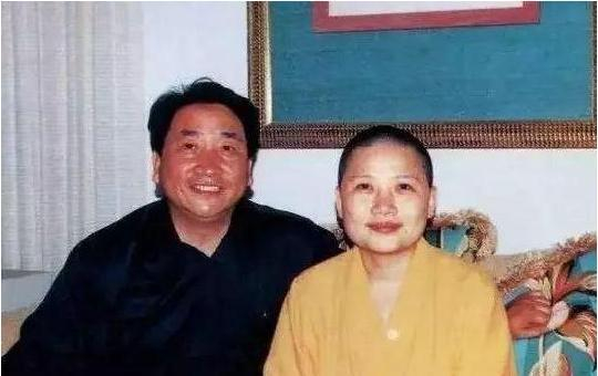 从红极一时到吃斋念佛，接连爱上人夫后，削发为尼的李娜现状如何
