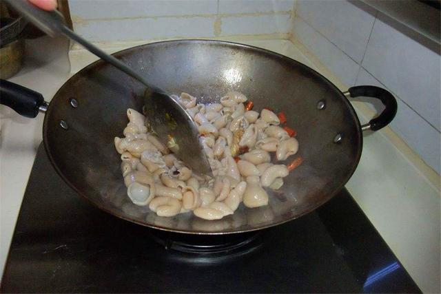 西安名菜葫芦头，食材不是葫芦而是它，汤汁浓郁味道肥嫩