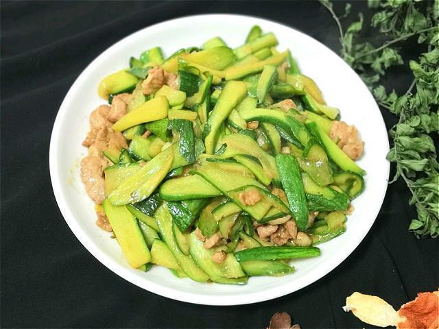 美食精选：肠仔蛋炒饭、干锅带鱼、芝麻酱拌豆角、黄瓜炒肉片