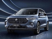 大空间SUV怎么选？吉利豪越对比新宝骏RS-7，原来它才是首选