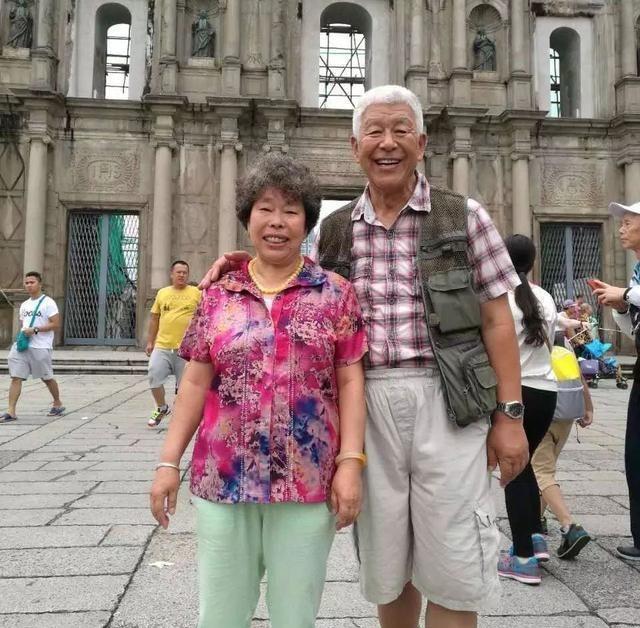 可怜的张洪杰遭妻子“骗婚”，被子女啃老，如今75岁还坚持拍戏