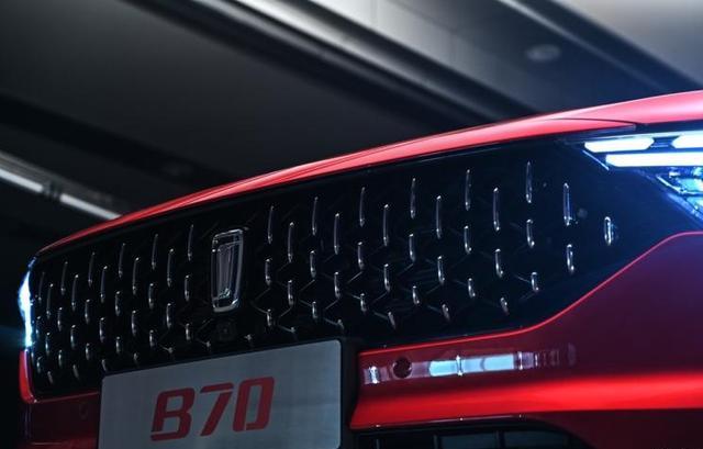 新一代奔腾B70官图发布，采用了全LED灯源