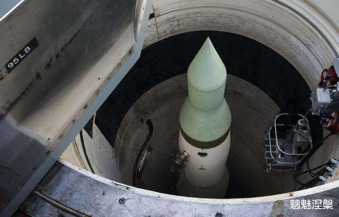 为什么潜射洲际导弹搭载核弹头陆基洲际导弹搭载的核弹头多？