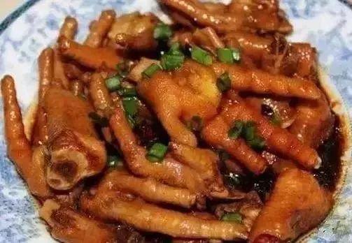 美食推荐：黄花菜焖鸭块，豉香凤爪，豆角炖五花肉，咖喱鱼蛋