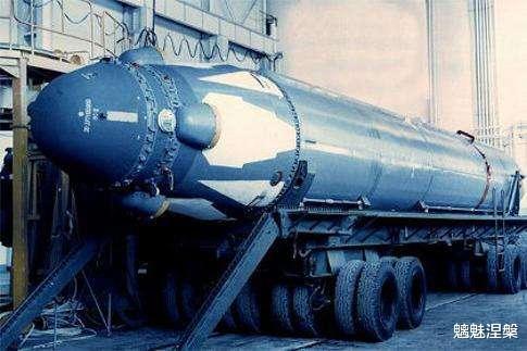 为什么潜射洲际导弹搭载核弹头陆基洲际导弹搭载的核弹头多？