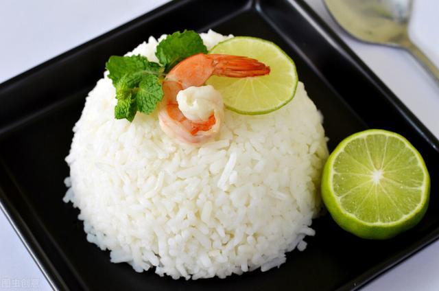 蒸米饭，用冷水还是开水？原来一直做错了，难怪米饭吃起来不香