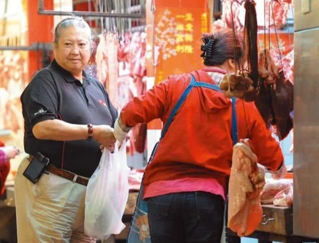 香港街头偶遇明星很正常，你都能认出来嘛？