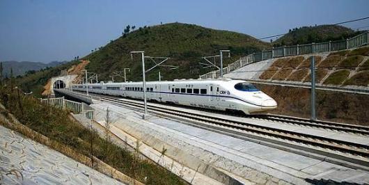 内蒙古在建的一条高速铁路，全长519公里，预计2023年建成