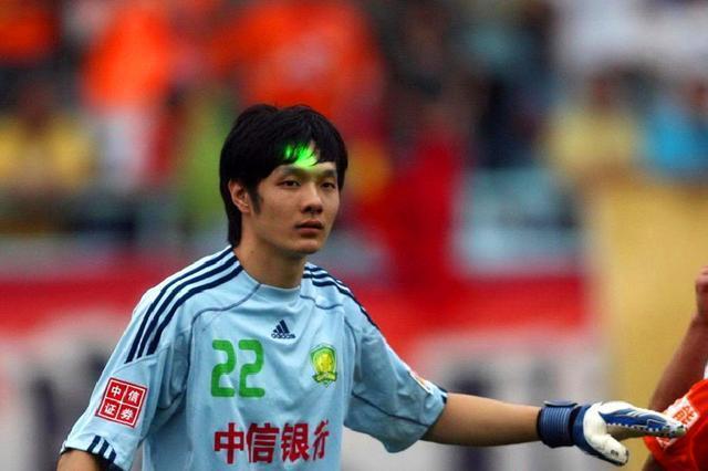 青春结束！圣杨智宣布退役，效力国安15年，终成广东足球名宿