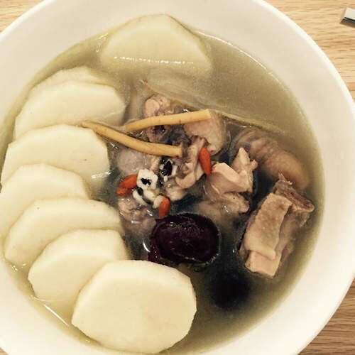 山药炖鸡汤 了