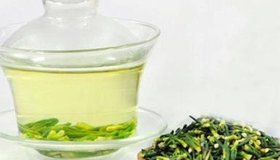 莲子心泡水喝的正确方法，有什么功效与作用及禁忌呢