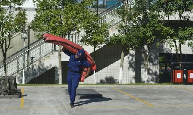 高强度攻防转换展现现代篮球极致魅力