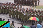 东非解放军坦桑尼亚阅兵式 步兵方队 正步走的可以