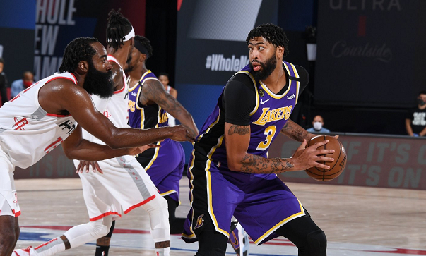 詹姆斯连续得分破纪录