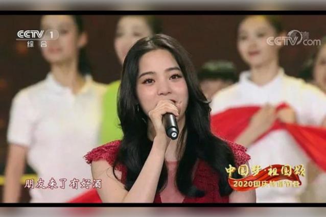 欧阳娜娜唱《我的祖国》 (资料图)