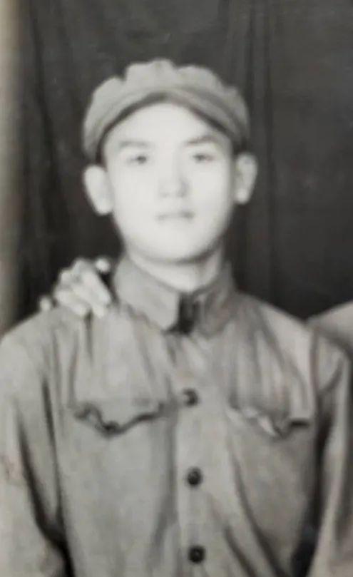 ▲赵增江参加完抗美援朝战争后回国留影(受访者供图)