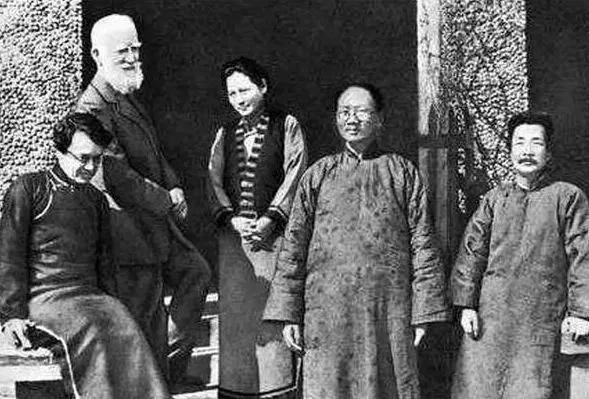 鲁迅为何不屑梅兰芳：中国最伟大最永久的艺术是男人扮女人
