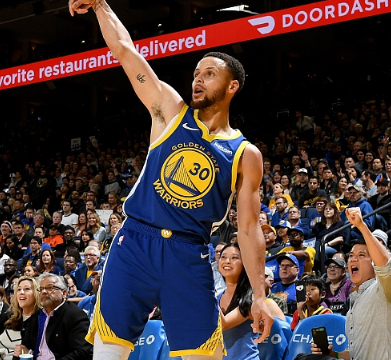 NBA战报实时更新全场精彩瞬间回顾球迷热议焦点赛事分析