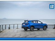 思皓X8书写“一家之主的双城记”