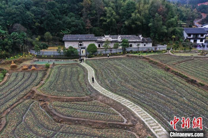 陈家大屋分凤竹堂、新屋里、官厅三部分,其中凤竹堂由陈宝箴祖父陈克绳初建于清乾隆五十七年即1792年,新屋里和官厅为光绪年间陈宝箴中举后修建。 刘占昆 摄