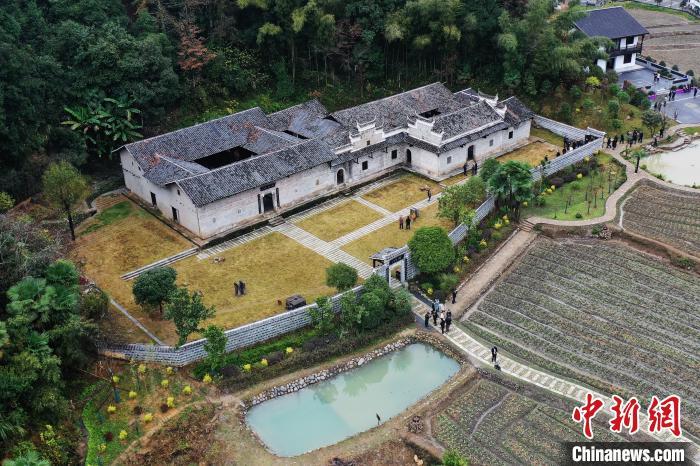 陈家大屋坐落在江西省修水县宁州镇竹塅村,是晚清维新派重臣陈宝箴和著名诗人陈三立父子的出生地。 刘占昆 摄