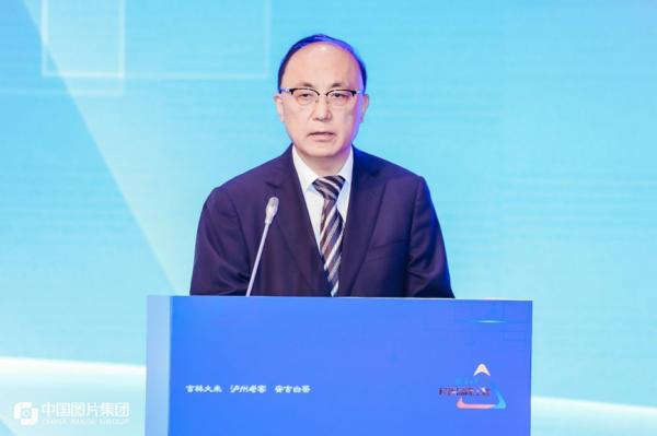 ▲参考消息报社党委书记、社长王朝文