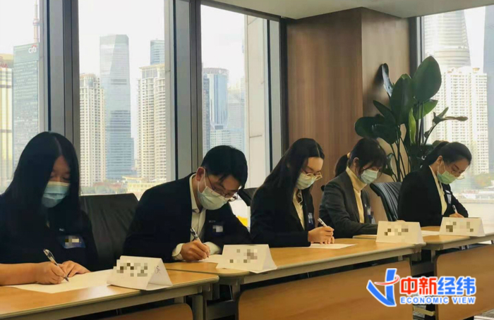 某金融机构校园招聘面试现场(文图无关)来源:受访者提供