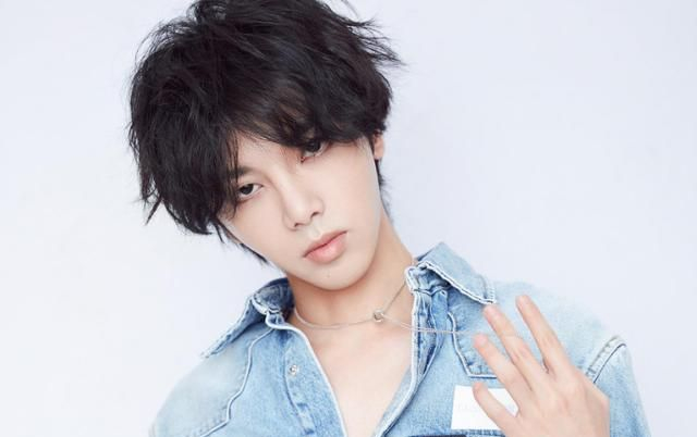 从跨年演唱会到《王牌对王牌》,华晨宇成功诠释三种艺人成长