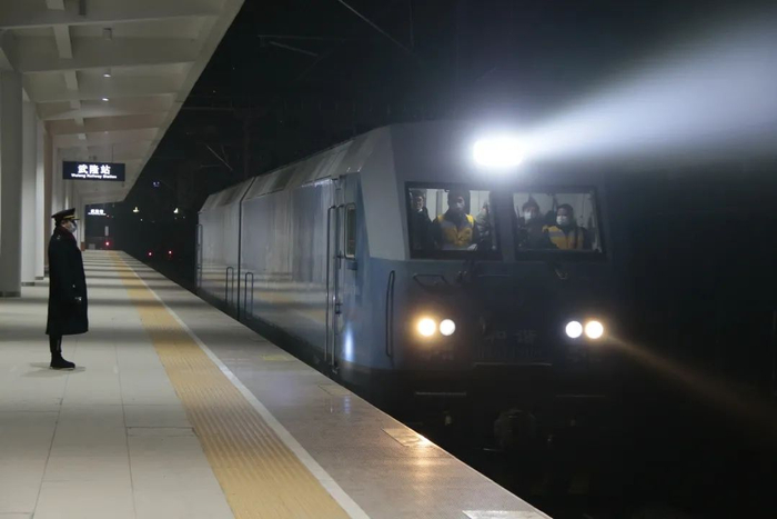 渝怀铁路二线全线开通运营 中国铁路成都局集团有限公司供图