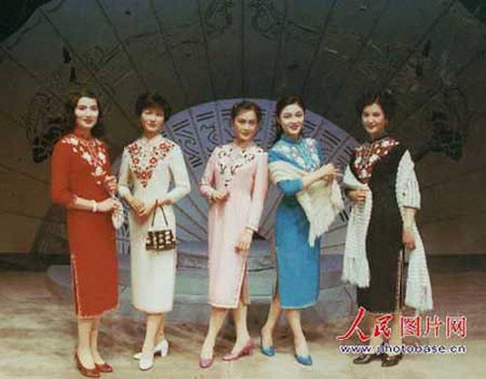 1985年7月,中国模特儿首次登上法国T型台