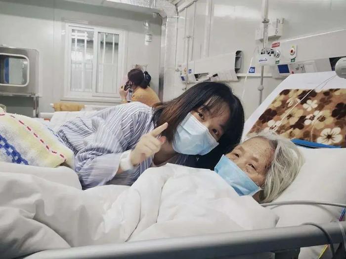 吴尚哲与外婆