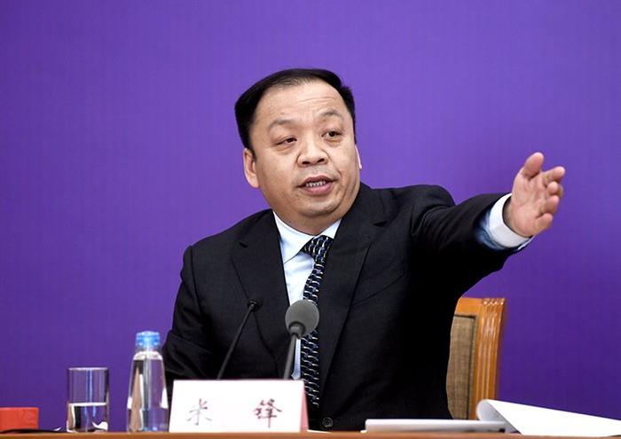 国家卫生健康委新闻发言人、宣传司副司长米锋主持发布会。