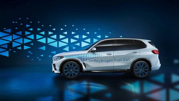 2022年宝马或将推出丰田技术的氢动力X5