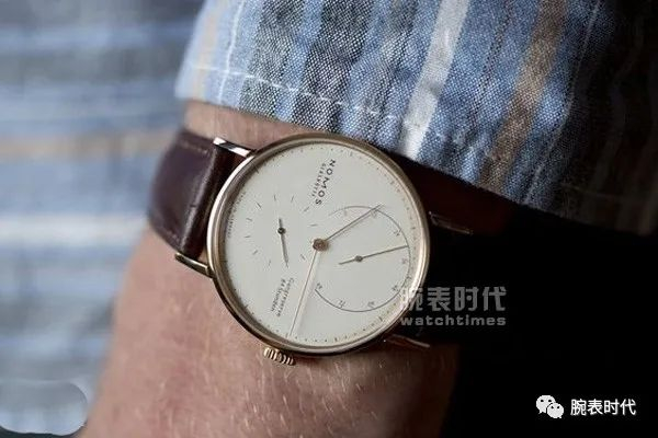 机械表自动还是手动好？