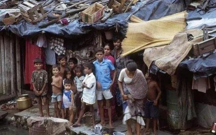 印度最大贫民窟爆出新冠肺炎，13亿人陷入危机：最可怕的事情，正在发生！
